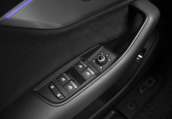 Подержанный автомобиль Audi Q7 2021 года (15 фото)