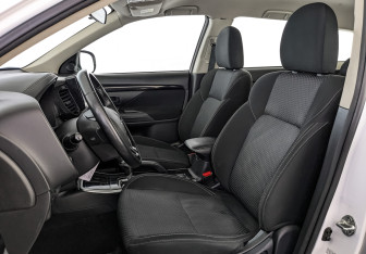 Подержанный автомобиль Mitsubishi Outlander 2019 года (20 фото)