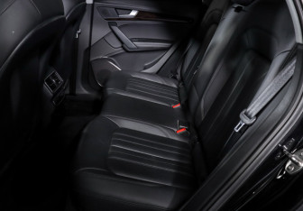 Подержанный автомобиль Audi Q5 2017 года (10 фото)