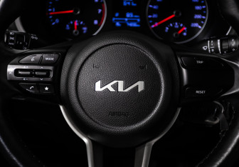 Подержанный автомобиль Kia Rio Hatchback 2021 года (16 фото)