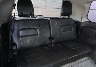 Подержанный автомобиль Toyota Land Cruiser Suv 2013 года (11 фото)