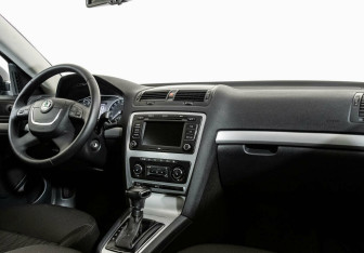 Подержанный автомобиль Skoda Octavia Liftback 2013 года (7 фото)