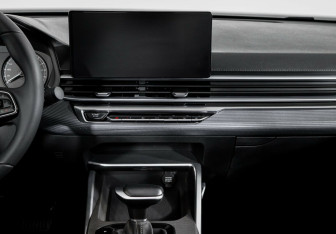 Подержанный автомобиль Geely Emgrand 2024 года (10 фото)