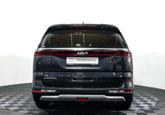 Подержанный автомобиль Kia Carnival 2022 года (6 фото)