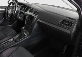 Подержанный автомобиль Volkswagen Golf Hatchback 2013 года (6 фото)