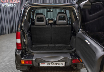 Подержанный автомобиль Suzuki Jimny 2012 года (10 фото)