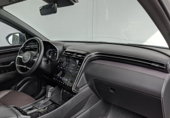 Подержанный автомобиль Hyundai Tucson 2023 года (12 фото)