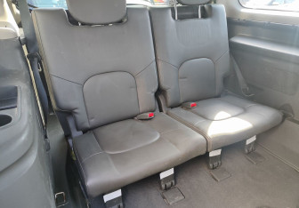 Подержанный автомобиль Nissan Pathfinder 2012 года (11 фото)