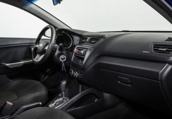 Подержанный автомобиль Kia Rio Hatchback 2012 года (12 фото)