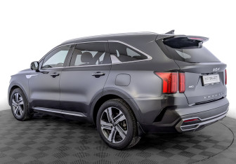 Подержанный автомобиль Kia Sorento 2022 года (7 фото)