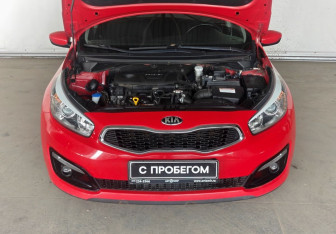 Подержанный автомобиль Kia Ceed Hatchback 2016 года (17 фото)
