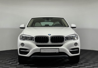 Подержанный автомобиль BMW X6 2015 года (3 фото)