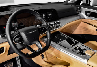 Подержанный автомобиль Jaecoo J8 2024 года (18 фото)