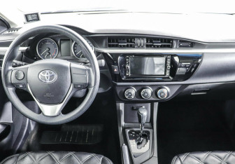 Подержанный автомобиль Toyota Corolla Sedan 2015 года (6 фото)
