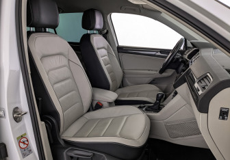 Подержанный автомобиль Volkswagen Tiguan 2018 года (22 фото)