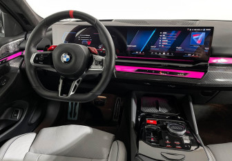 Подержанный автомобиль BMW M5 Sedan 2024 года (15 фото)