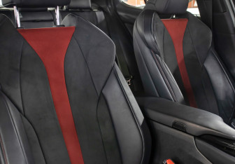 Подержанный автомобиль Lexus UX 2018 года (12 фото)