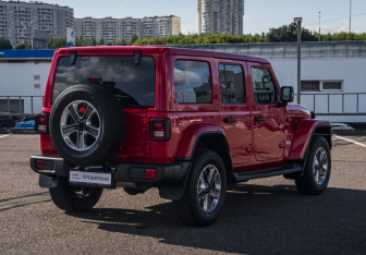 Подержанный автомобиль Jeep Wrangler 2018 года (7 фото)
