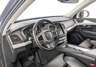 Подержанный автомобиль Volvo XC90 2018 года (16 фото)