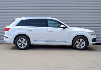Подержанный автомобиль Audi Q7 2017 года (4 фото)