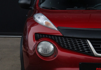 Подержанный автомобиль Nissan Juke 2011 года (17 фото)