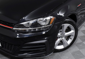 Подержанный автомобиль Volkswagen Golf GTI Hatchback 2019 года (7 фото)