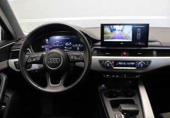 Подержанный автомобиль Audi A4 Sedan 2021 года (8 фото)