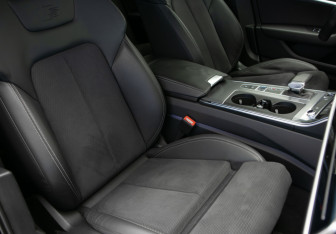 Подержанный автомобиль Audi A6 Sedan 2022 года (32 фото)