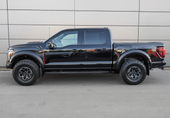 Подержанный автомобиль Ford F-150 2025 года (7 фото)
