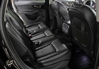 Подержанный автомобиль Audi Q7 2017 года (12 фото)