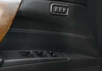Подержанный автомобиль Nissan Teana 2006 года (16 фото)