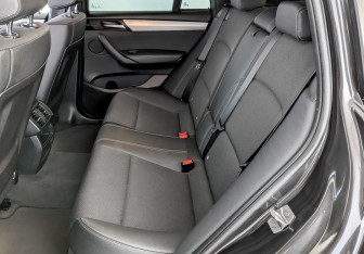 Подержанный автомобиль BMW X4 2017 года (12 фото)