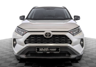 Подержанный автомобиль Toyota RAV4 2021 года (2 фото)