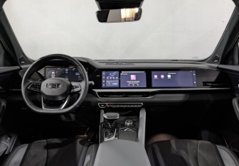 Подержанный автомобиль Geely Monjaro 2024 года (14 фото)