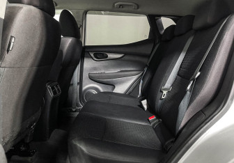 Подержанный автомобиль Nissan Qashqai 2020 года (10 фото)
