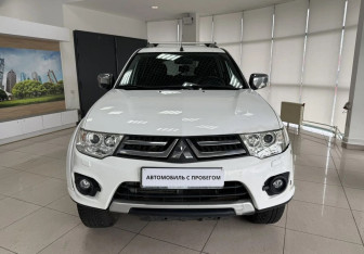 Подержанный автомобиль Mitsubishi Pajero Sport 2013 года (2 фото)