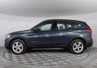 Подержанный автомобиль BMW X1 2016 года (5 фото)