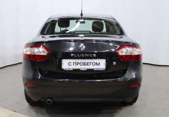 Подержанный автомобиль Renault Fluence 2012 года (5 фото)