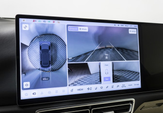 Подержанный автомобиль LiXiang L7 2023 года (17 фото)