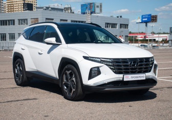 Подержанный автомобиль Hyundai Tucson 2022 года (3 фото)