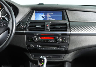 Подержанный автомобиль BMW X6 2013 года (16 фото)