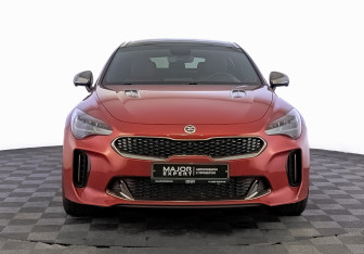 Подержанный автомобиль Kia Stinger 2022 года (2 фото)