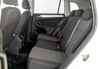 Подержанный автомобиль Volkswagen Tiguan 2021 года (12 фото)