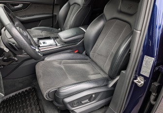 Подержанный автомобиль Audi Q7 2020 года (20 фото)