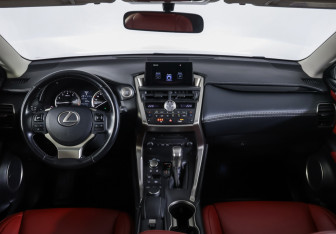 Подержанный автомобиль Lexus NX 2016 года (14 фото)