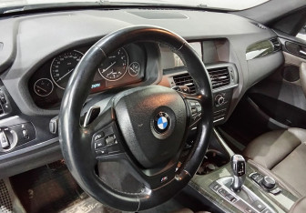 Подержанный автомобиль BMW X3 2013 года (12 фото)