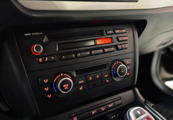 Подержанный автомобиль BMW X1 2013 года (15 фото)