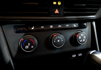 Подержанный автомобиль Volkswagen Jetta Sedan 2020 года (26 фото)