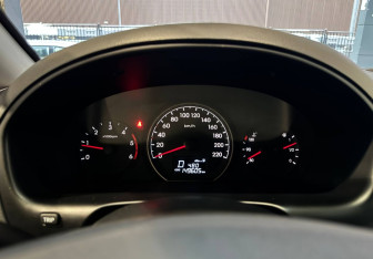 Подержанный автомобиль Hyundai H-1 2017 года (18 фото)