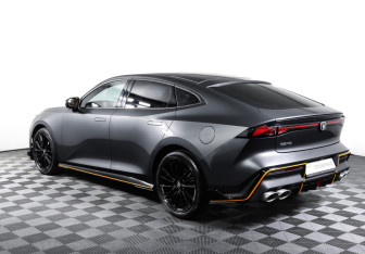 Подержанный автомобиль Changan UNI-V 2023 года (7 фото)